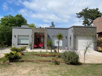 Casa · 125m² · 4 Ambientes · 1 Cochera · Casa en Venta Costa del Este