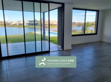 Casa · 235m² · 7 Ambientes · 6 Cocheras · Casa a La Laguna en Alquiler en Barrio Islas | El Cantón | Escobar | 3 Dorm. | Pileta | Terraz