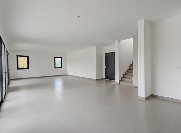 Casa · 280m² · 6 Ambientes · 6 Cocheras · Casa a Estrenar en Alquiler Anual