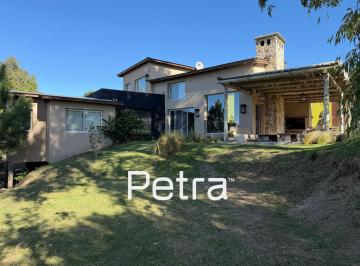 Casa · 160m² · 4 Ambientes · Casa en Venta en Costa Esmeralda - Gas Natural - Golf II