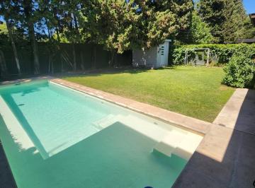 Casa · 145m² · 5 Ambientes · 1 Cochera · Casa en Venta Loteo Colombres