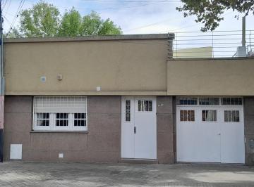 Casa de 3 ambientes, Rosario · Alquilo Casa Barrio Parque