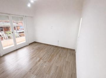PH · 57m² · 3 Ambientes · Departamento 3 Ambientes con Balcon en Flores