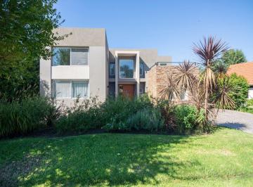 Casa · 331m² · 6 Ambientes · 1 Cochera · Venta Casa - Golfers Country Club - Pilar