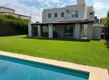 Casa · 200m² · 6 Ambientes · 4 Cocheras · Casa en Venta en Lote Interno en Talar del Lago 2, General Pacheco, Tigre