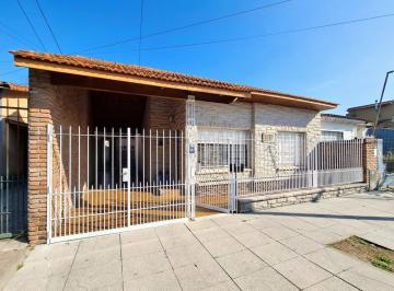 Casa · 156m² · 3 Ambientes · 2 Cocheras · Venta Casa 3 Amb Quilmes /parque, Quincho, Cochera