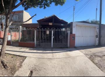 Casa de 5 ambientes, Córdoba · Tres Unidades en Lote Amplio – Ideal Inversión o Vivienda Multifamiliar – Marqué