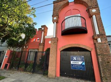 Casa · 191m² · 4 Ambientes · 1 Cochera · Casa en Venta de 3 Dorm. Jardín y Pileta en San Isidro
