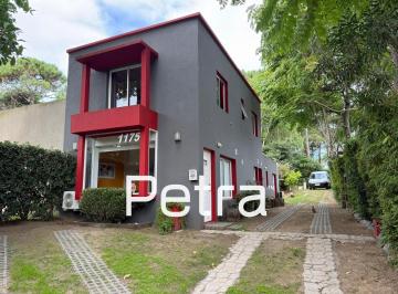 Casa · 105m² · 5 Ambientes · 4 Cocheras · Casa en Venta en Pinamar