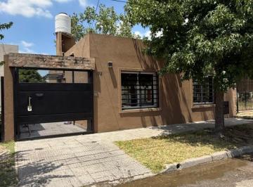 Casa · 108m² · 4 Ambientes · 3 Cocheras · Casa en Venta Padua Sur.