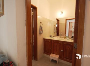 DOMUS BIENES RAICES VENDE CASAen Av. Bicentenario al 1400, zona primera rotonda  · Venta Casa Primera Rotonda Tres Cerritos