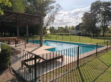 Casa · 162m² · 4 Ambientes · 1 Cochera · Casa en Alquiler Anual 4 Ambientes en Chacras de Murray