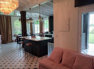 Casa · 162m² · 4 Ambientes · 1 Cochera · Casa en Alquiler Anual 4 Ambientes en Chacras de Murray