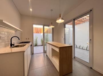 Casa · 67m² · 3 Ambientes · 2 Cocheras · Casa en Zona Norte a Estrenar