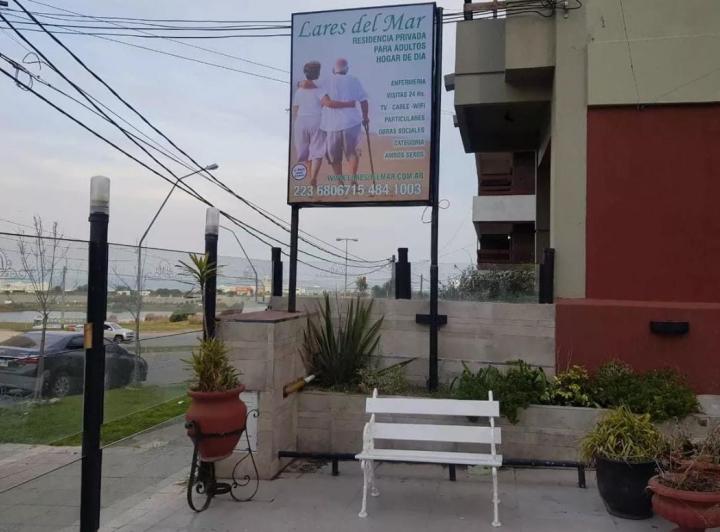 Local comercial · 825m² · 32 Ambientes · 5 Cocheras