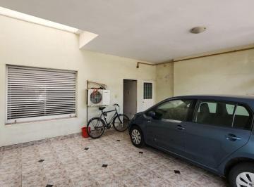 Casa de 5 ambientes, Ciudad de Santa Fe · Casa + Depto en Barrio Roma