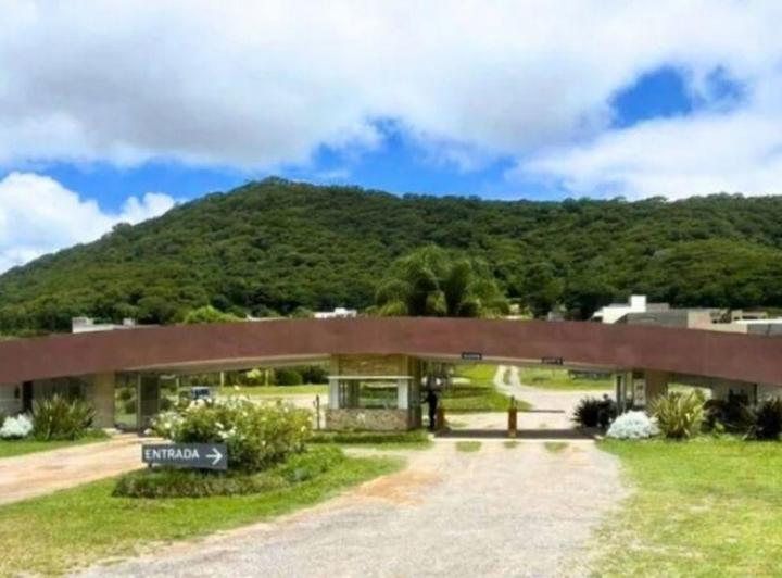 Terreno · 860m²