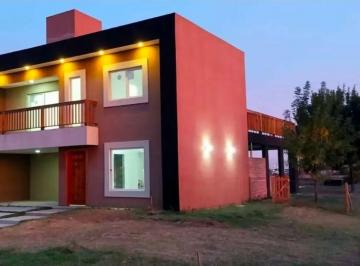 Casa de 6 ambientes, Presidente Perón · Casa en Venta a Estrenar en Santo Domingo Canning