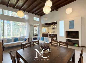 Casa · 153m² · 5 Ambientes · Casa en Venta en Costa Esmeralda - Oportunidad