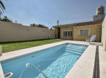 PH · 75m² · 3 Ambientes · Venta Hermoso PH Tipo Casa Al Fondo, Apto Credito, 3 Ambientes con Piscina, Parrilla y Jardin, Detal