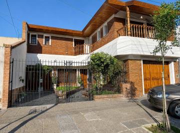 Casa · 200m² · 4 Ambientes · 1 Cochera · Casa 4 Ambientes Venta en Colon 2875 (Remedios de Escalada)