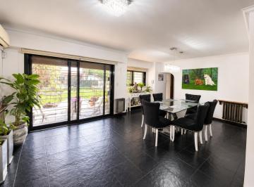 Casa · 200m² · 4 Ambientes · 1 Cochera · Casa 4 Ambientes Venta en Andrade 331 (Lanus Oeste)