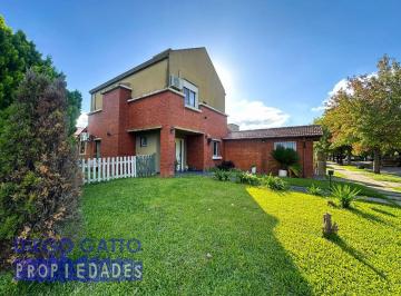 Casa de 5 ambientes, Esteban Echeverría · Oportunidad: Barrio Los Mirasoles, Casa en Esquina