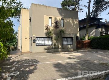 Departamento · 70m² · 3 Ambientes · 1 Cochera · Casa - Duplex