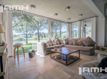 Casa · 286m² · 5 Ambientes · 2 Cocheras · Casa en La Herradura Categorica en Venta Pinamar de La Cincha