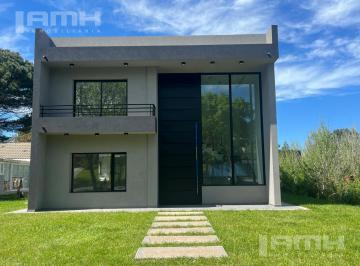 Casa · 214m² · 5 Ambientes · Casa en Venta Mar de Ostende Pinamar a Estrenar