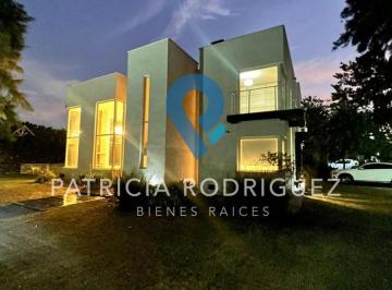 Casa · 270m² · 4 Ambientes · 2 Cocheras · Casa en Venta en El Lauquen Barrio Privado