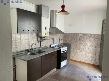 Casa · 5m² · 4 Ambientes · 1 Cochera · Casa en Alquiler 3dorm. Bº Pueyrredon