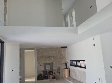 Casa · 360m² · 10 Ambientes · 2 Cocheras · Casa Venta en La Luisita 4 Dorm. 3 Baños con Pileta