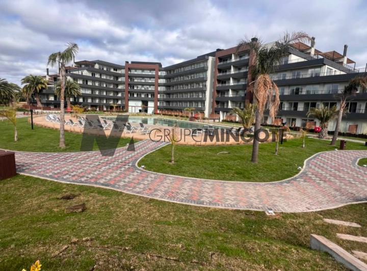 Desarrollo horizontal , Merlo · Renata Golf