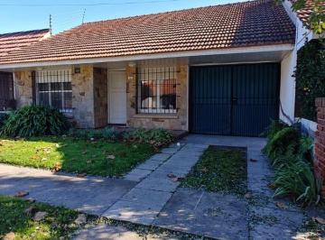 Casa de 4 ambientes, Mar del Plata · Chalet de 4 Ambientes con Garage en Lote Propio