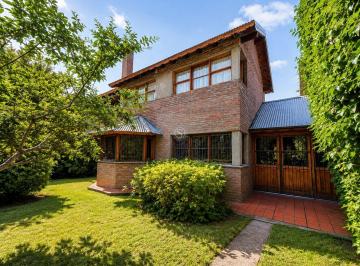 Casa · 143m² · 5 Ambientes · 1 Cochera · Casa en Venta en San Martin de Los Andes, Patagonia, Argentina