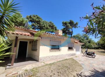 Casa · 944m² · 3 Ambientes · Casa en Venta Sobre Lote Multifamiliar Hotelero