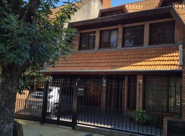 Casa de 5 ambientes, San Isidro · Impecable Casa de Categoría, 3 Dorm (Ste/semisuite), Dep, Escrit, Play, Jardin, Pileta