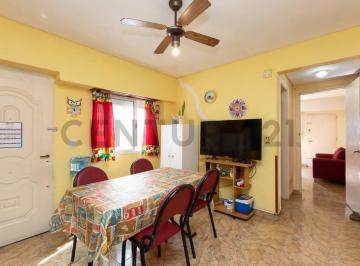 PH · 69m² · 3 Ambientes · PH 3 Ambientes Al Frente con Patio en Villa Maipú. Apto Crédito. Permuta