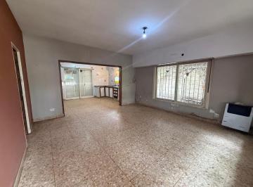 Casa · 190m² · 3 Ambientes · 2 Cocheras · Venta Casa con Gran Lote Ituzaingo! Inversión