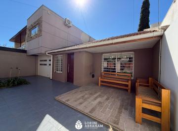 Casa · 122m² · 4 Ambientes · Venta Casa 4 Amb. C/ Garaje, Quincho y Parrilla Barrio Bosque Grande