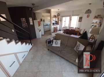 Departamento · 81m² · 3 Ambientes · 1 Cochera · Departamento de 3 Ambientes con Cochera y Baulera, 3 Balcones, en Banfield Este