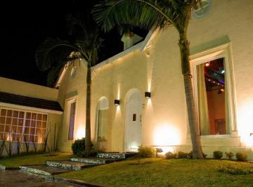 improve-output-1776197742049.png · Venta Propiedad Comercial en Esquina · 700 m² · Doble Planta · Villa Sarmiento