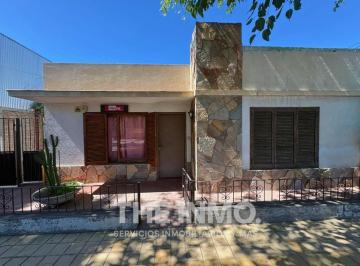 Casa de 10 ambientes, San Martín · Casa PH con 5 Habitaciones en 853 m² en Venta en San Martín