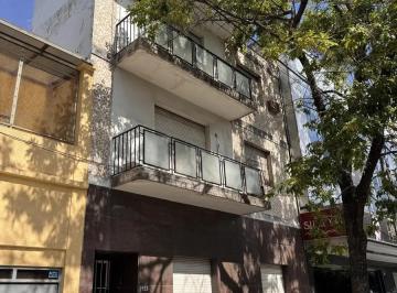 Casa de 6 ambientes, Flores · Edificio en Bloc - 4 Unidades Funcionales + 1 Unidad Complementaria= 630 m² Totales - Ampliable