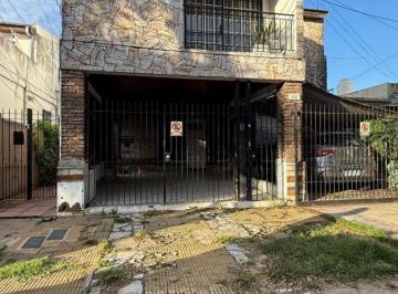 Casa de 6 ambientes, La Matanza · Casa Multifamiliar Ramos Mejía - Planta Baja y 1er Piso. con Entrada Individual - 4 Amb. Cada Una!