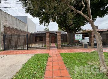 Casa · 324m² · 8 Ambientes · 2 Cocheras · Juan Baez Al 100. Casa en Venta.
