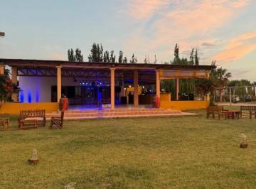 Local comercial · 888m² · Greenwood Inmobiliaria Vende Salon de Eventos con Departamento!