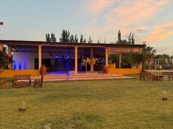Local comercial · 888m²