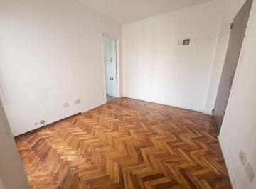 Departamento de 2 ambientes, Parque Chacabuco · Oportunidad Venta 2 Ambientes con Escritorio